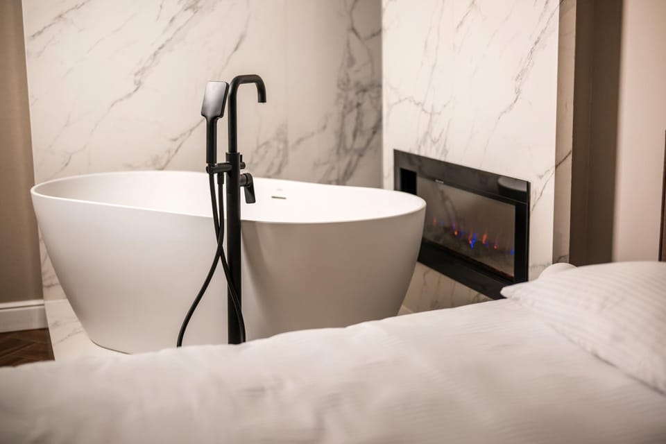 Bedroom, Bath