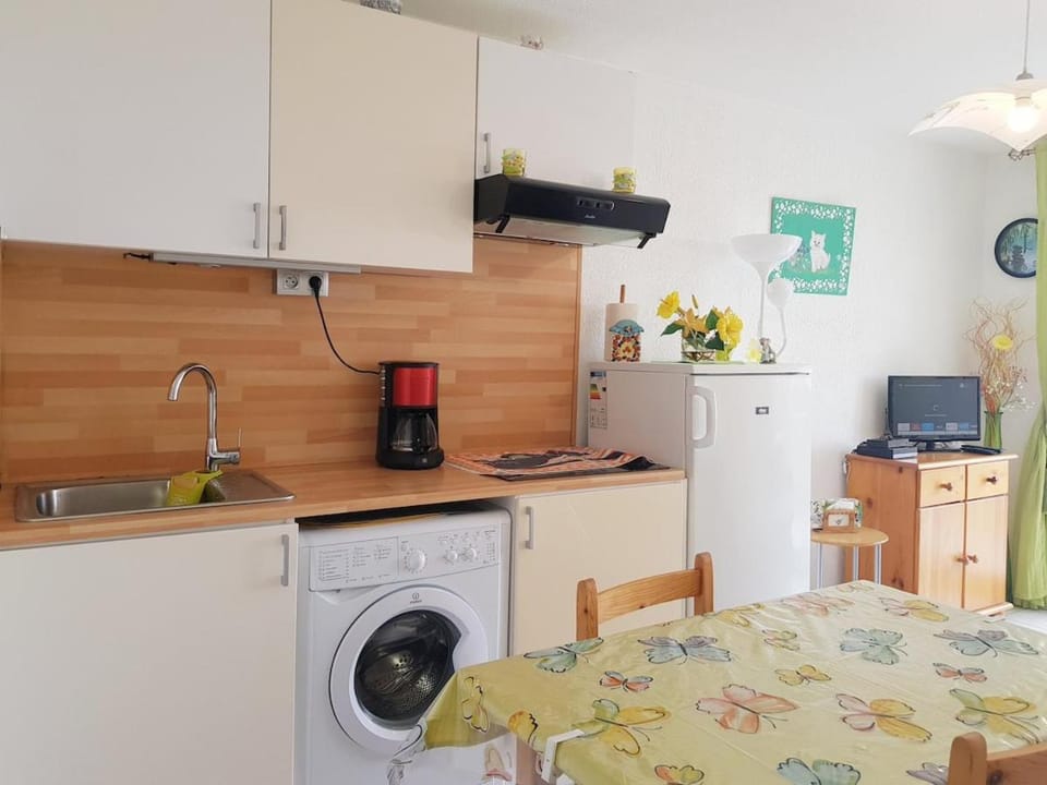Appartement 4 personnes avec terrasse, parking et piscine collective - V0784 Apartment in Vias