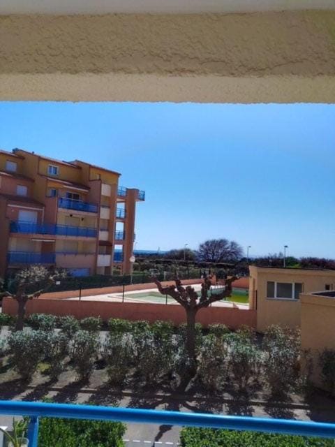 Appartement 4 personnes avec terrasse, parking et piscine collective - V0784 Apartment in Vias