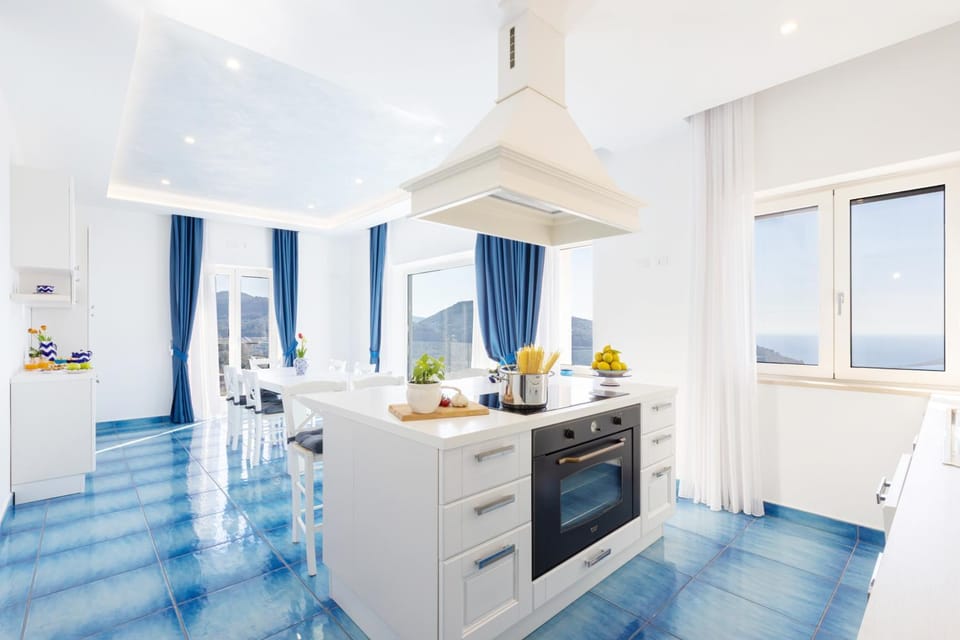 Kitchen or kitchenette, Dining area, dishwasher, oven, stove