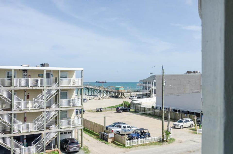 Aqua Blue by Bryant Real Estate House in Carolina Beach
