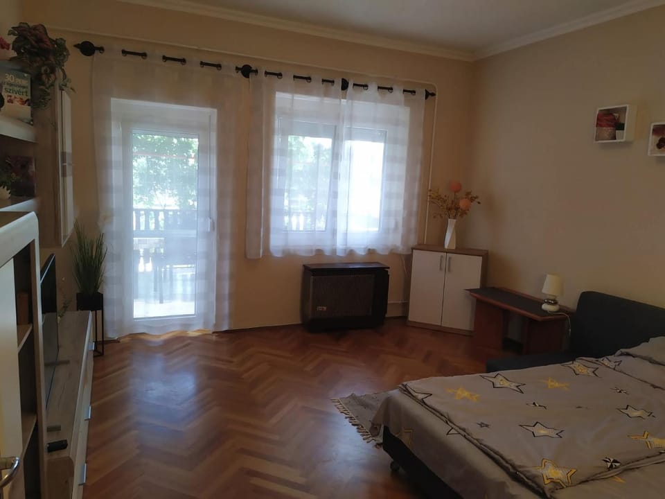 Györkös Apartman Apartment in Balatonszárszó