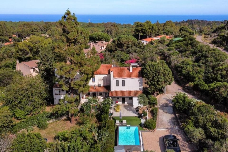 Villa Tetty - Garden & private pool near the sea House in Sardinia