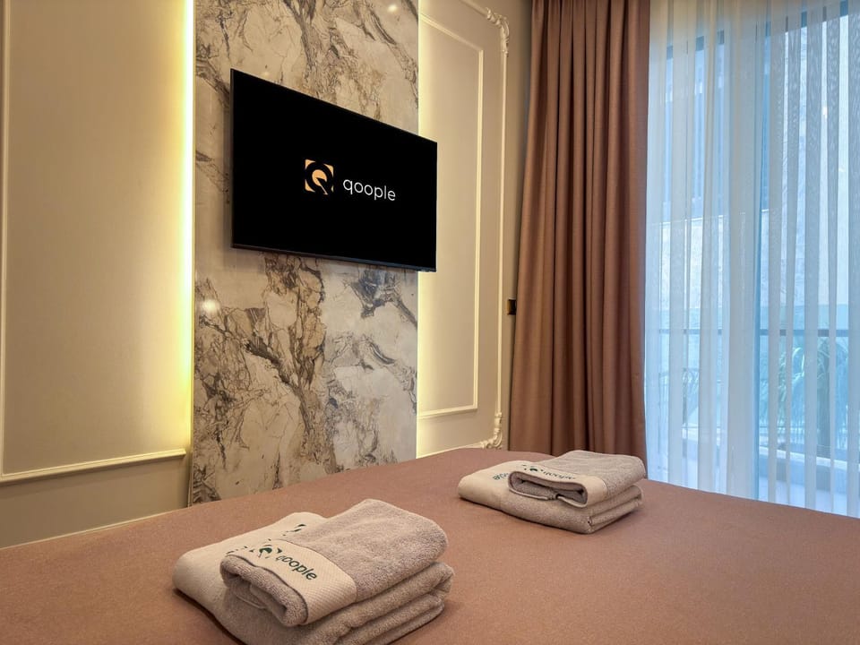 Bed, TV and multimedia