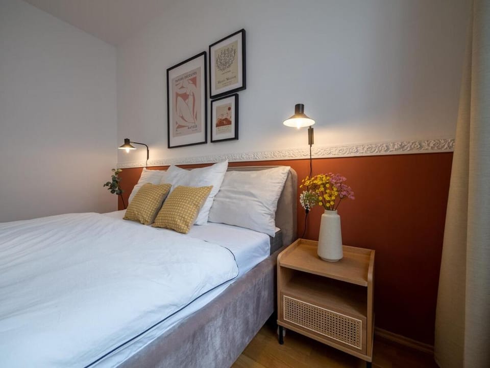 Shopping & Strolling Mariahilf Apartment in Vienna