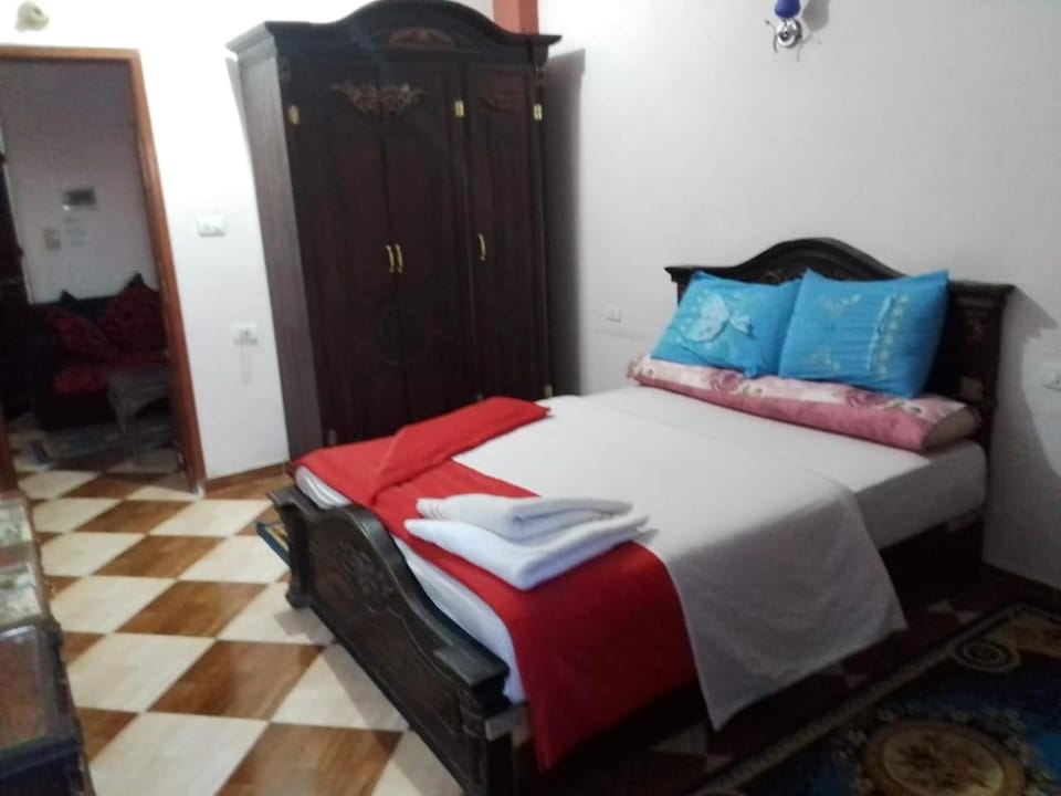 Ziggy Marley Backpackers Hostel Bed and Breakfast in Luxor Governorate