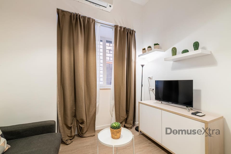Communal lounge/ TV room, TV and multimedia, Evening entertainment, air conditioner