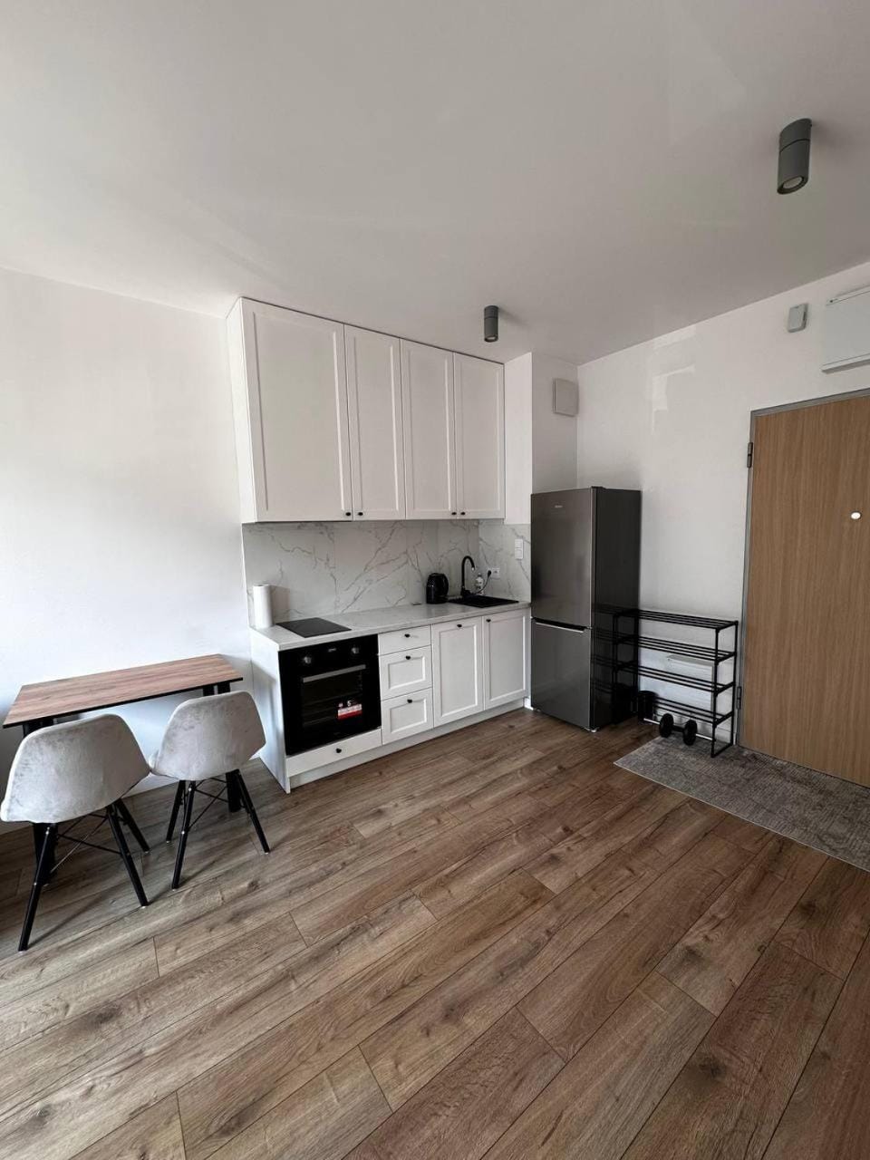 Dining area, oven, pet friendly, stove