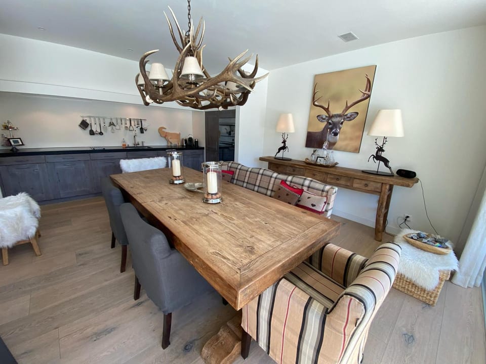 Kitchen or kitchenette, Seating area, Dining area, kitchen