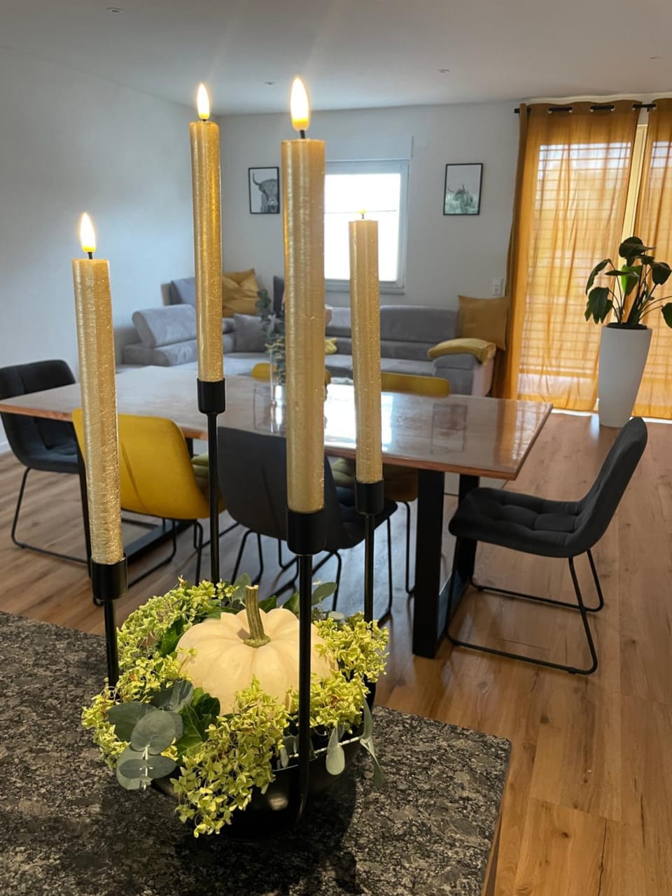 Living room, Dining area