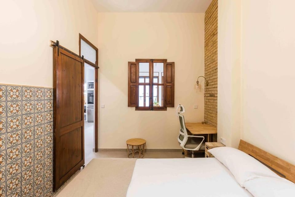 Bed, Photo of the whole room, Bedroom
