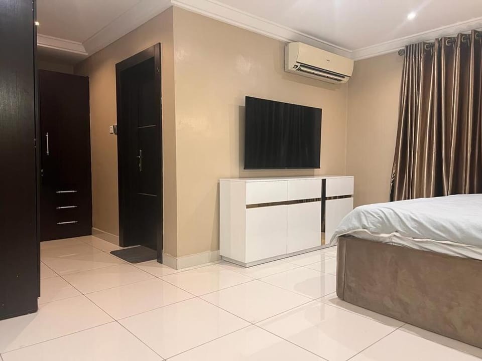 TV and multimedia, Bedroom, air conditioner