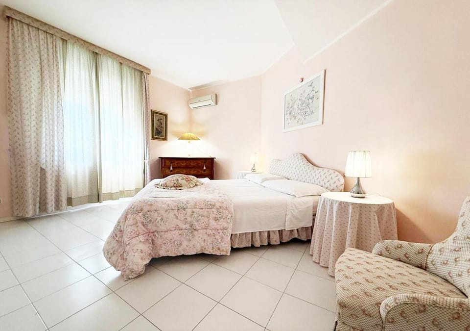 Bed, Day, Bedroom