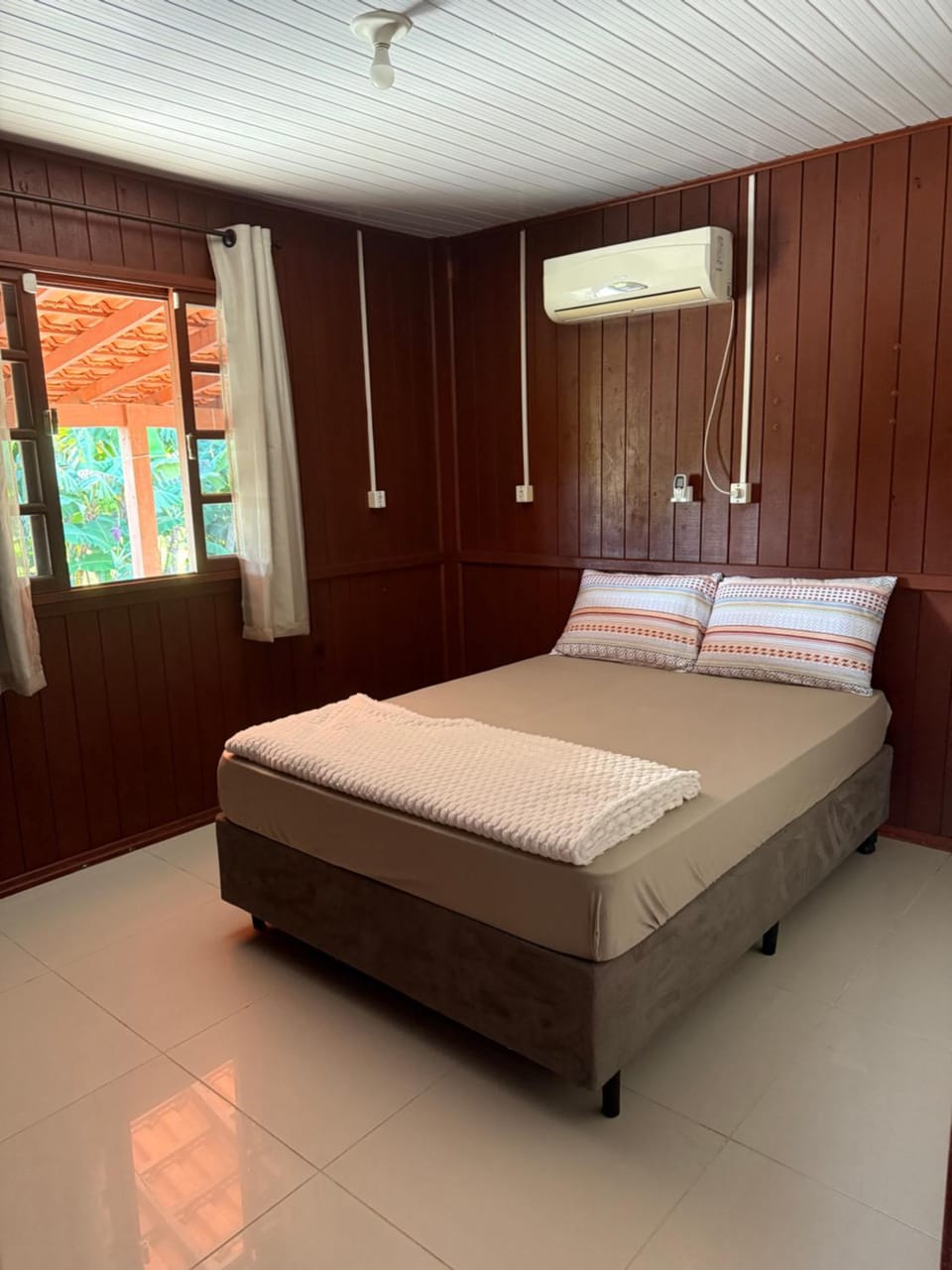 Bed, Photo of the whole room, Bedroom, wardrobe, air conditioner