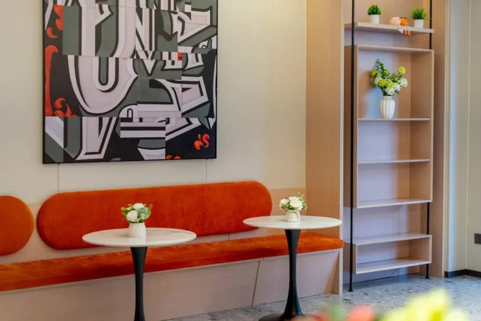 Living room, Decorative detail, Seating area