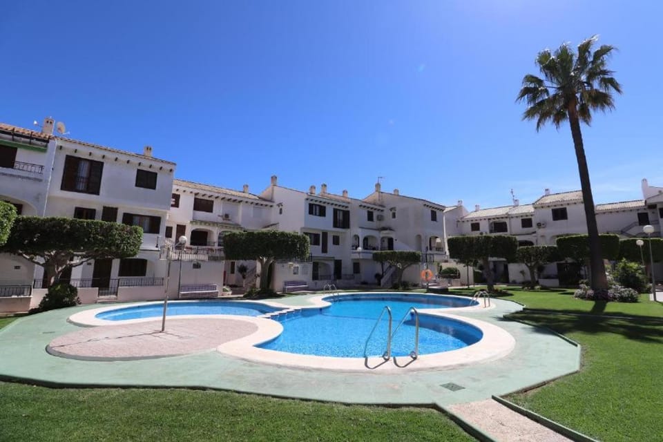 Oasis of Sunshine Apartment in Vega Baja del Segura