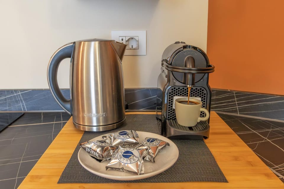 Coffee/tea facilities, Kitchen or kitchenette