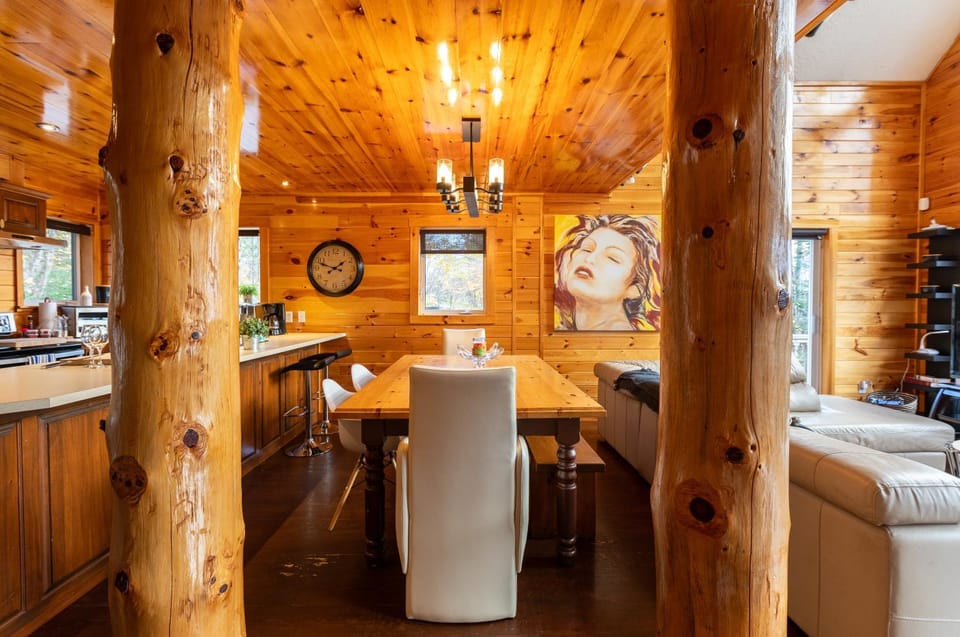 Carriole - Private Hot Tub - Nature and Hiking Chalet in Saint-Donat