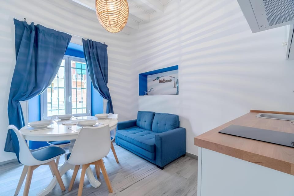 Day, Coffee/tea facilities, Kitchen or kitchenette, Living room, Seating area, Time of day, stove, stove, kitchen, kitchen