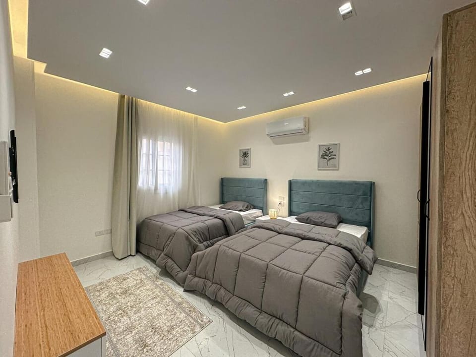 Bed, Photo of the whole room, Bedroom, air conditioner