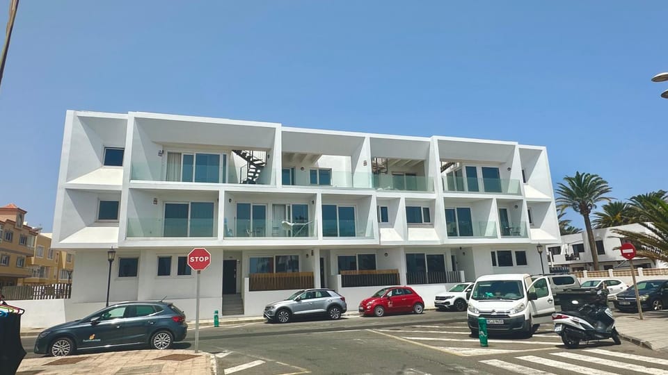 Stunning sea view apartment with big balcony in the center Apartment in Corralejo