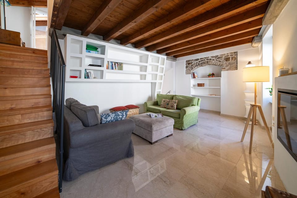 Kitchen or kitchenette, Living room, Seating area