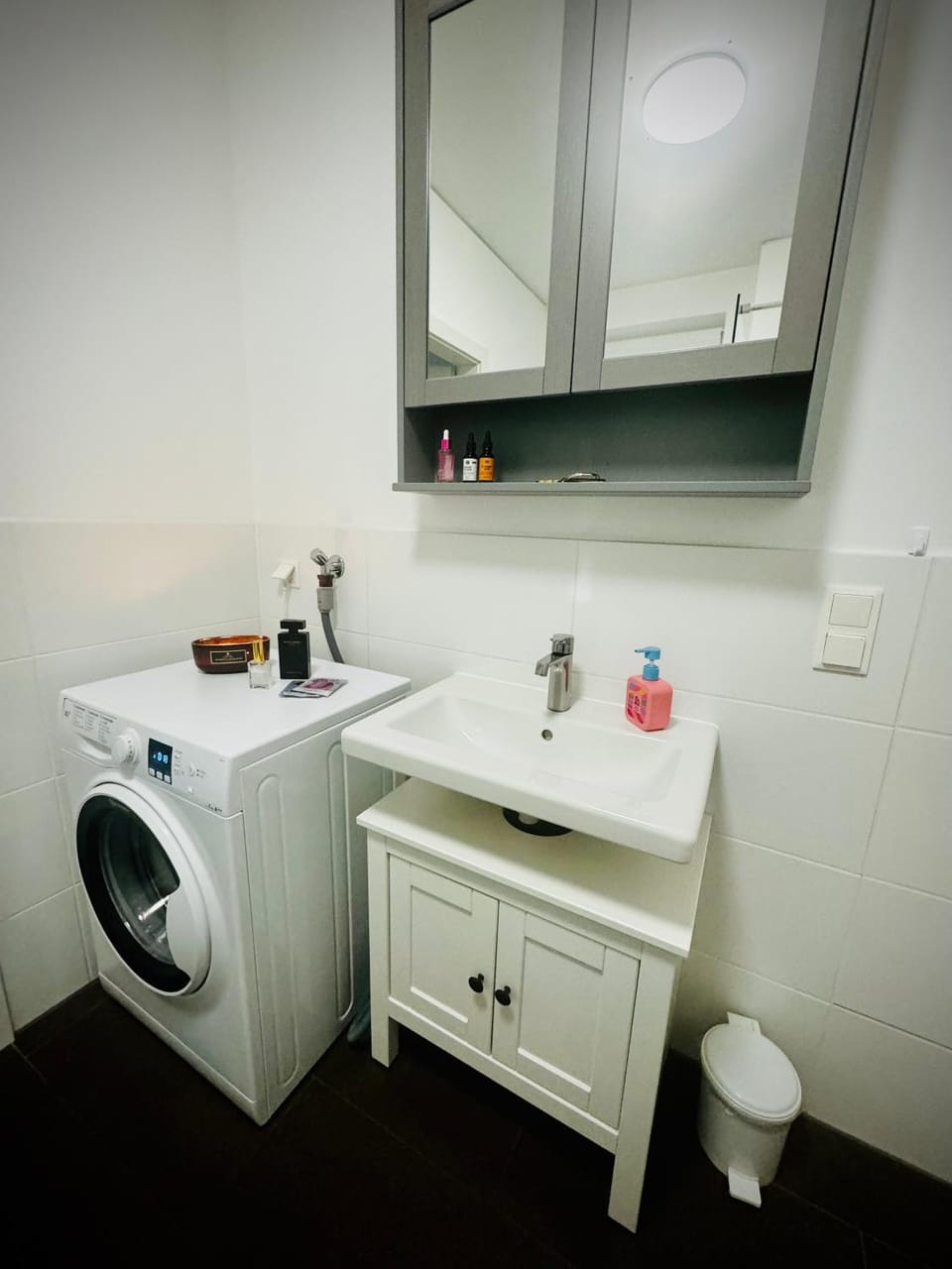Bathroom, washing machine
