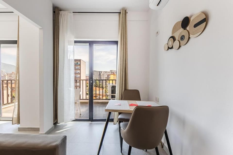 Cozy Apartment Near New Bazaar with free parking Apartment in Tirana