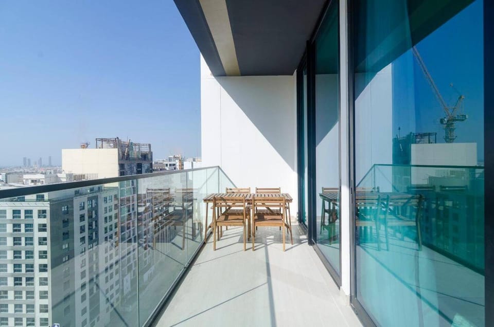 Prestigious 1BR Near Circle Mall Apartment in Dubai