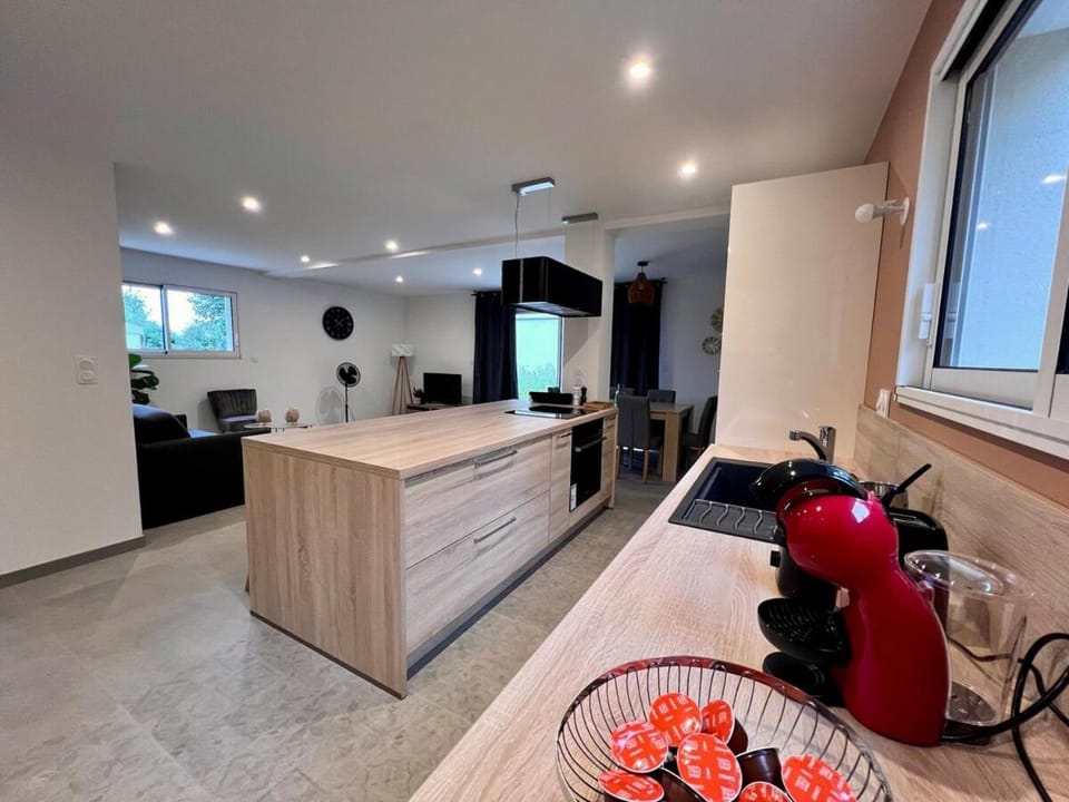 Maison Neuve 9 personnes Terrasse & Garage Privé Villa in Besançon