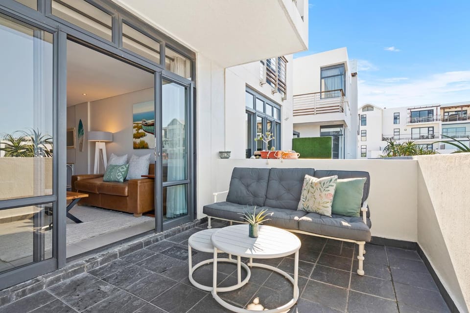 Property building, Balcony/Terrace