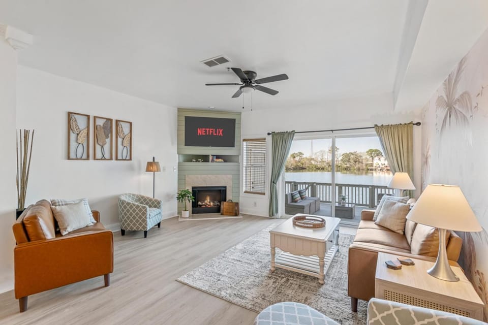 Communal lounge/ TV room, TV and multimedia, Living room, Seating area, Evening entertainment, fireplace