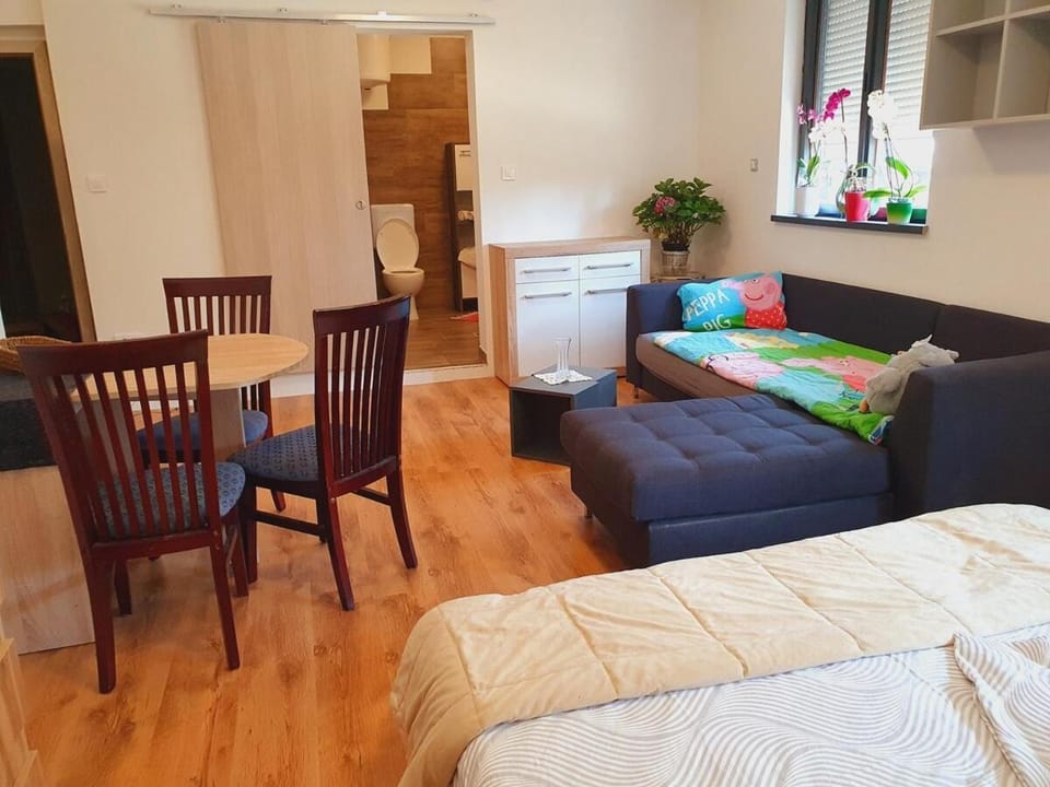 Bathroom, Photo of the whole room, Seating area