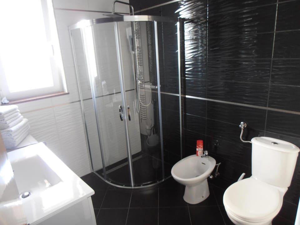 Day, Bathroom