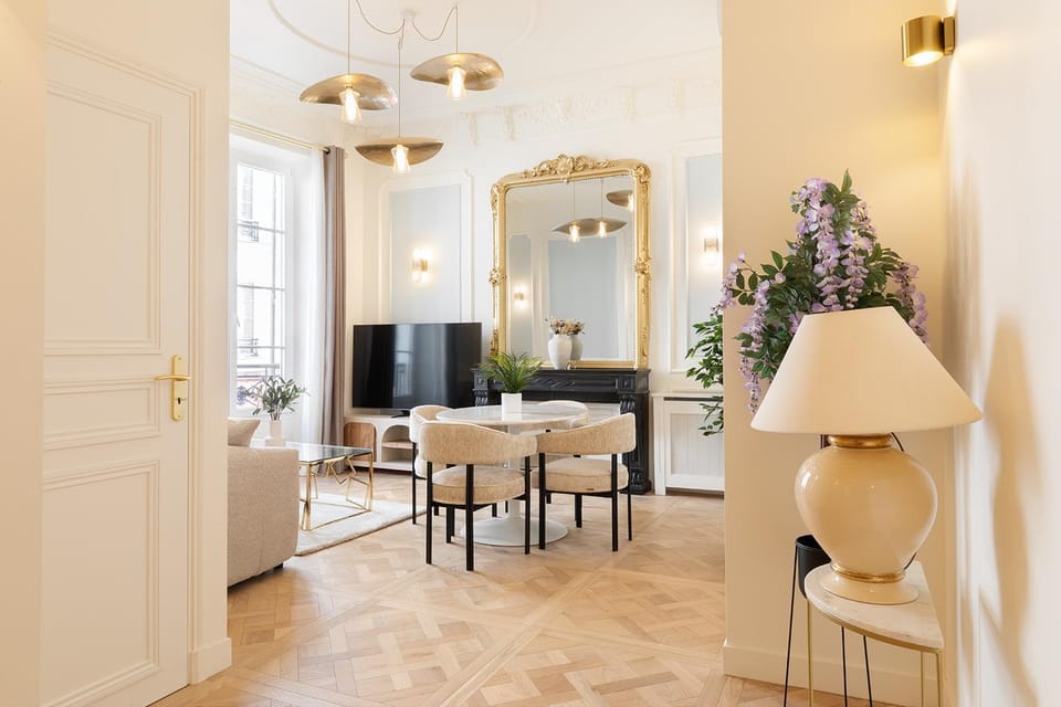 TV and multimedia, Dining area