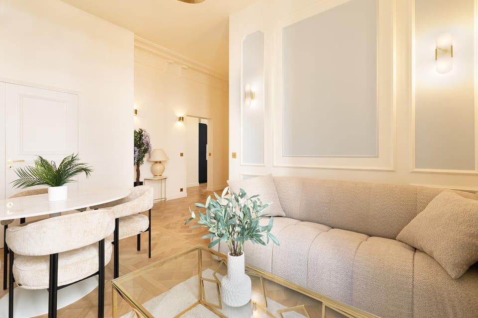 Living room, Seating area, Dining area