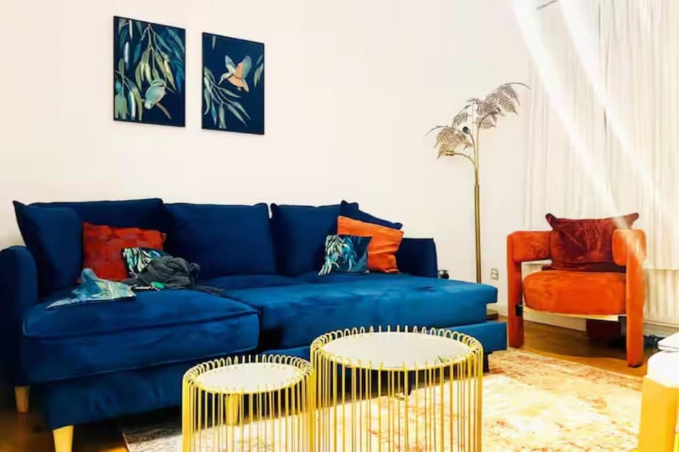 Living room, Seating area, heating, internet