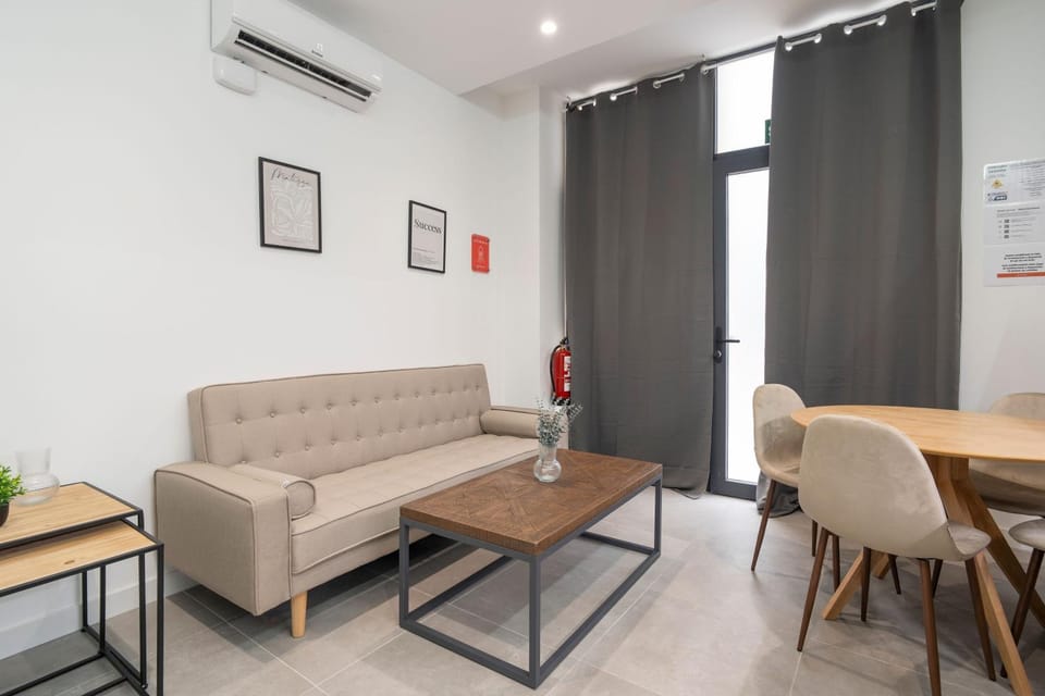VLC HOST - Oriente Apartment in Valencia