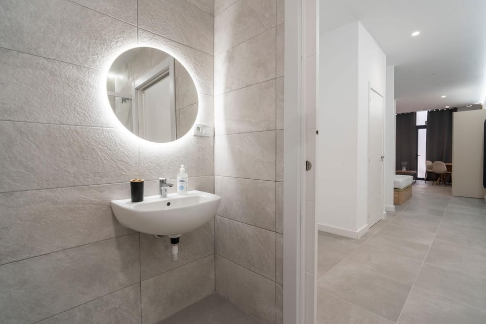 VLC HOST - Oriente Apartment in Valencia