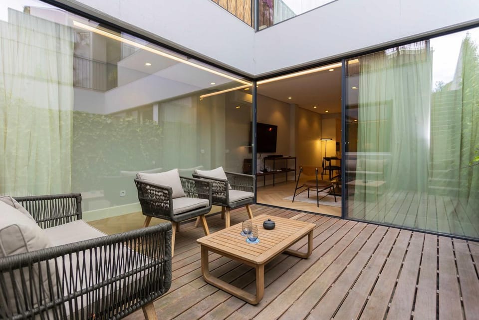 Patio, Off site