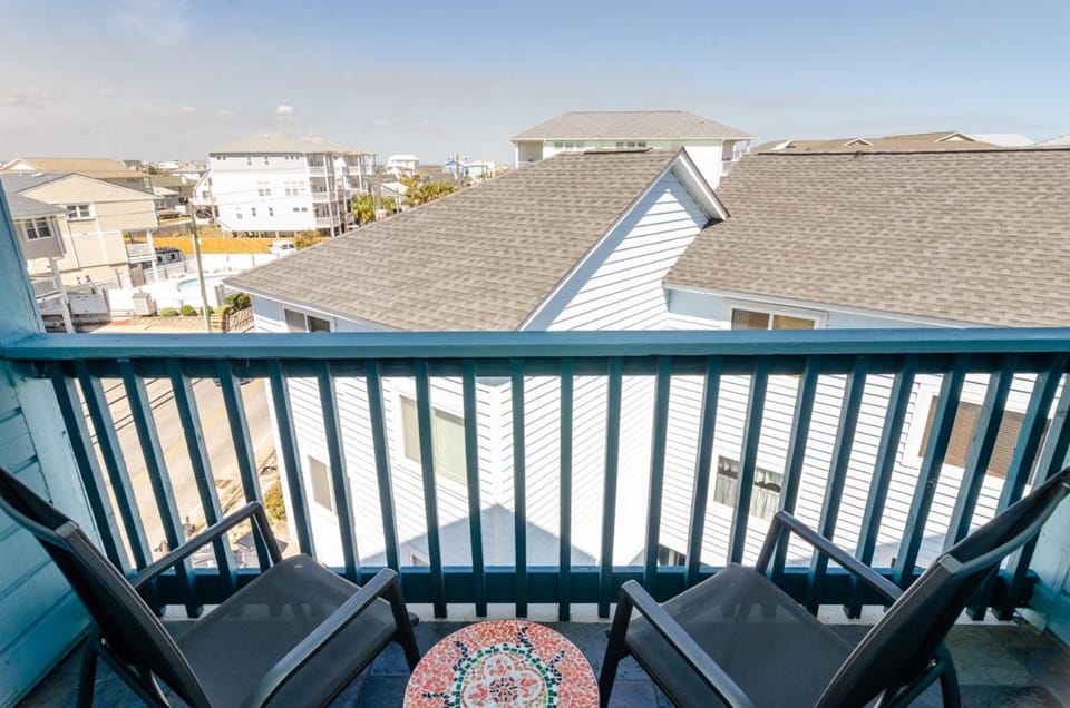 The Turquoise Jay by Bryant Real Estate House in Carolina Beach