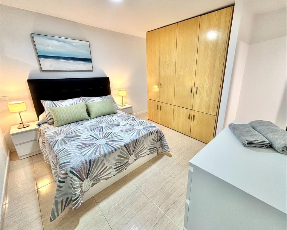 Bed, Photo of the whole room, Bedroom, wardrobe