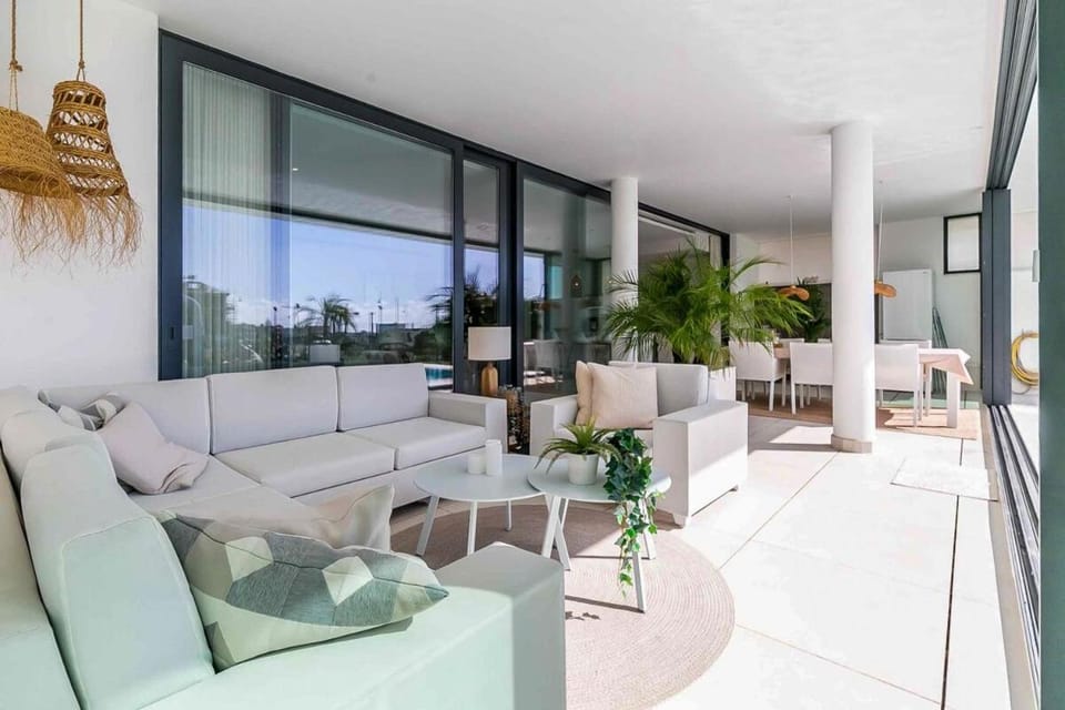 131 - Luxury Apartment with Private Pool and Views, El Higueron Apartment in Costa del Sol