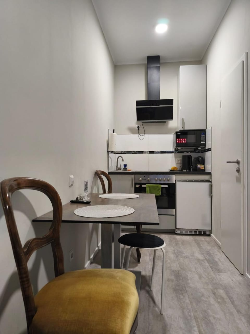 Neuwertiges Apartment mit schnellem WLAN, Glasfaser, R12 Apartment in Baden-Württemberg