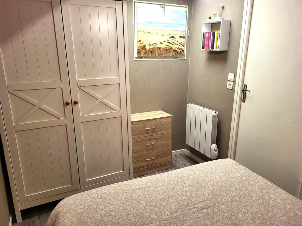 Living room, Bedroom