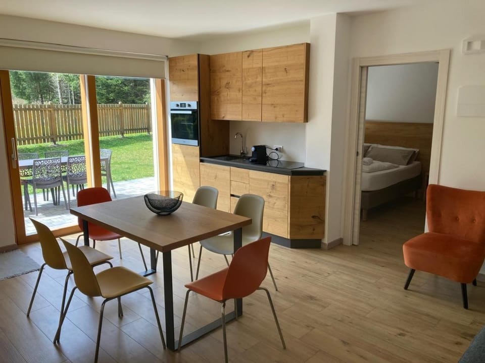 Kitchen or kitchenette, Living room