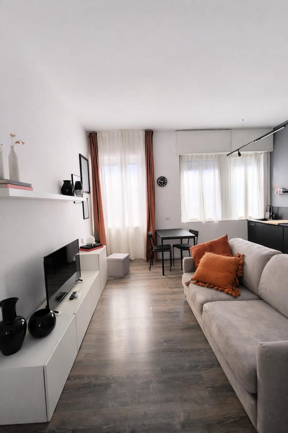 TV and multimedia, Living room, Seating area