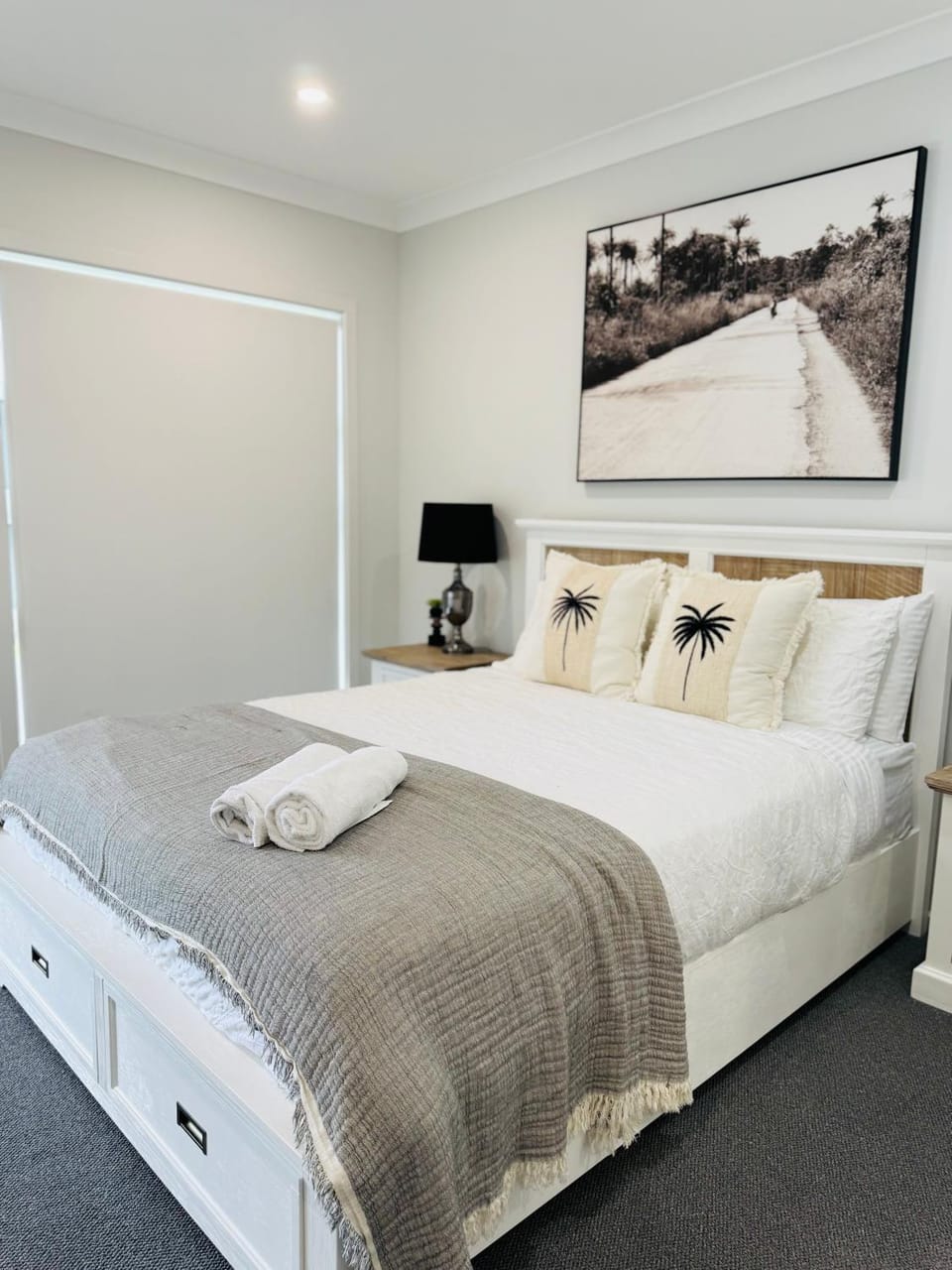 Bed, Photo of the whole room, Bedroom, towels