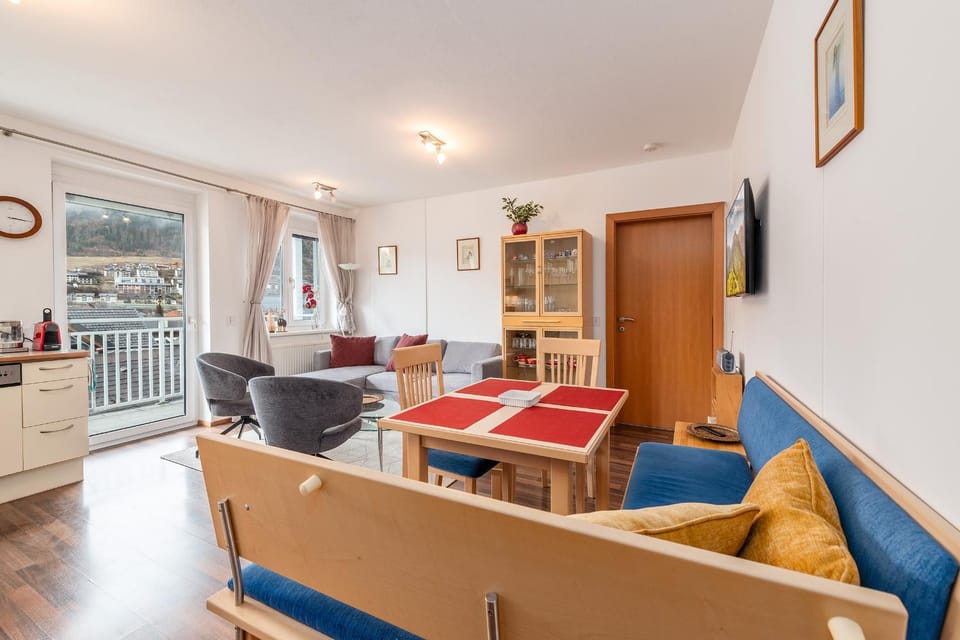 TV and multimedia, Kitchen or kitchenette, Living room, Dining area
