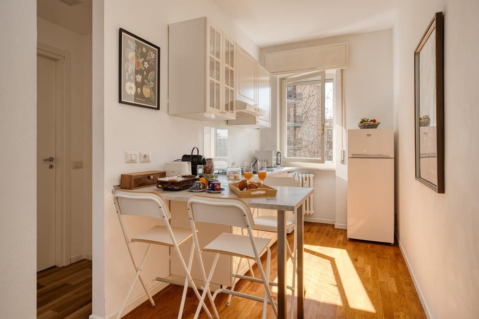 Coffee/tea facilities, Kitchen or kitchenette, microwave, kitchen
